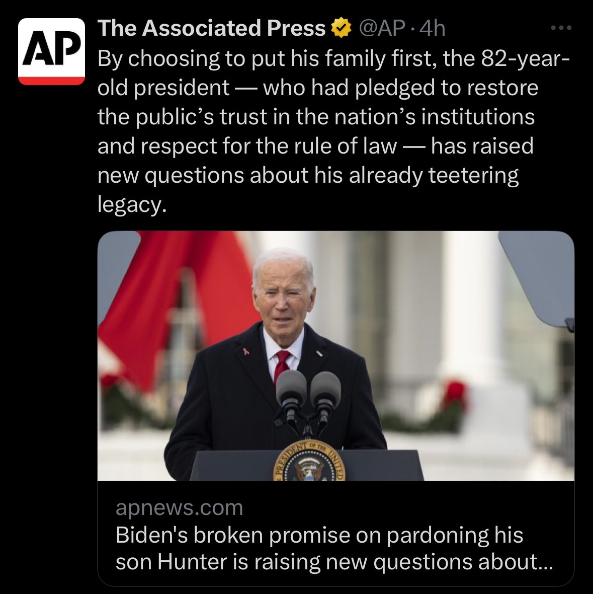 aintscarylarry's tweet photo. A fucking criminal who stole thousands of classified documents and staged a deadly coup against the government is about to become president again, and the Associated Press says it’s Joe Biden who doesn’t have respect for the rule of law? They can fuck all the way off. 🖕🏻 https://t.co/WC8SzplBHM