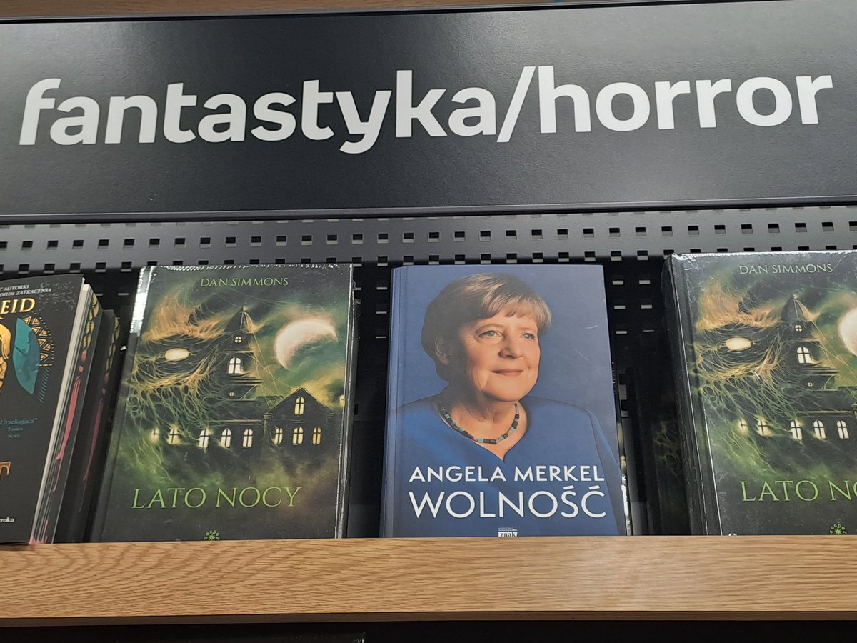 DavidEngels12's tweet photo. Polish bookshop. 😊 https://t.co/p1exqPbYuG