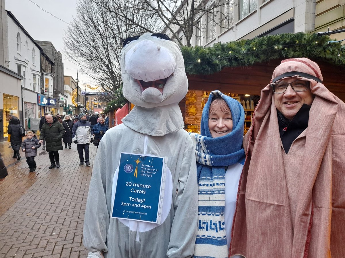 ShawGrahamrshaw's tweet photo. So, how’re you spending your Saturday? Me? Oh, I just dressed up as Joseph and went round town inviting people to shoppers carol services at St Peter Church in Harrogate!! https://t.co/xRws5Uot8t