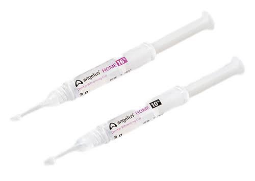 WhiteningDent's tweet photo. 【歯医者おすすめホワイトニングランキング】

今回は効率よくかつ安全に
ホワイトニングしたい方へ
おすすめのホワイトニング薬剤を
ご紹介します✨

【第3位〜アンジェラス16%〜】
オパールエッセンスより知名度は低いですが
過酸化尿素が16%と、日本で認可済の薬剤の中では高濃度です。
知覚過敏が起こりにくく、早く白くなるため
オンラインショップでも人気のホワイトニング薬剤です！
リピート率も高く、一度に大量に購入する方も
いらっしゃいます🦷

【第2位〜オパールエッセンスGo〜】
従来のホームホワイトニングの概念を覆した
オパールエッセンスシリーズの
ホームホワイトニング薬剤です。
過酸化水素6%で、過酸化尿素に換算すると
17%程度です。
既製のマウスピースに薬剤が填入されているため
ただつけるだけです！
薬剤の填入、マウスピースの管理が不要なため
めちゃめちゃ楽です👏
ホームホワイトニング初心者の方にも
おすすめのホワイトニング薬剤です🦷

【第1位〜ティオンウィズ〜】
11月発売の最新のホワイトニング薬剤です。
オパールエッセンスGoと同じく
過酸化水素6%＝過酸化尿素17%程度
で、認可済の薬剤の中では最高濃度です！
型をとって作ったオーダーメイドのマウスピースに填入してしっかりホワイトニングできるため、
従来のホームホワイトニングに慣れてる方におすすめです！
過酸化尿素10%の今までのホワイトニング剤に比べて、ホワイトニング効果の発現が早く
効果を実感しやすいです🦷

この3つが
今人気のあるホワイトニング薬剤となります✨

この他にもホワイトニング薬剤を
多数取り扱っております😊

ただ今sale中につき
かなりお手頃な価格でお試しできます！
清潔感のある白い歯を
手に入れたい方はぜひご利用下さい🦷

ご購入はこちらから☟

https://t.co/pweB2Xectn