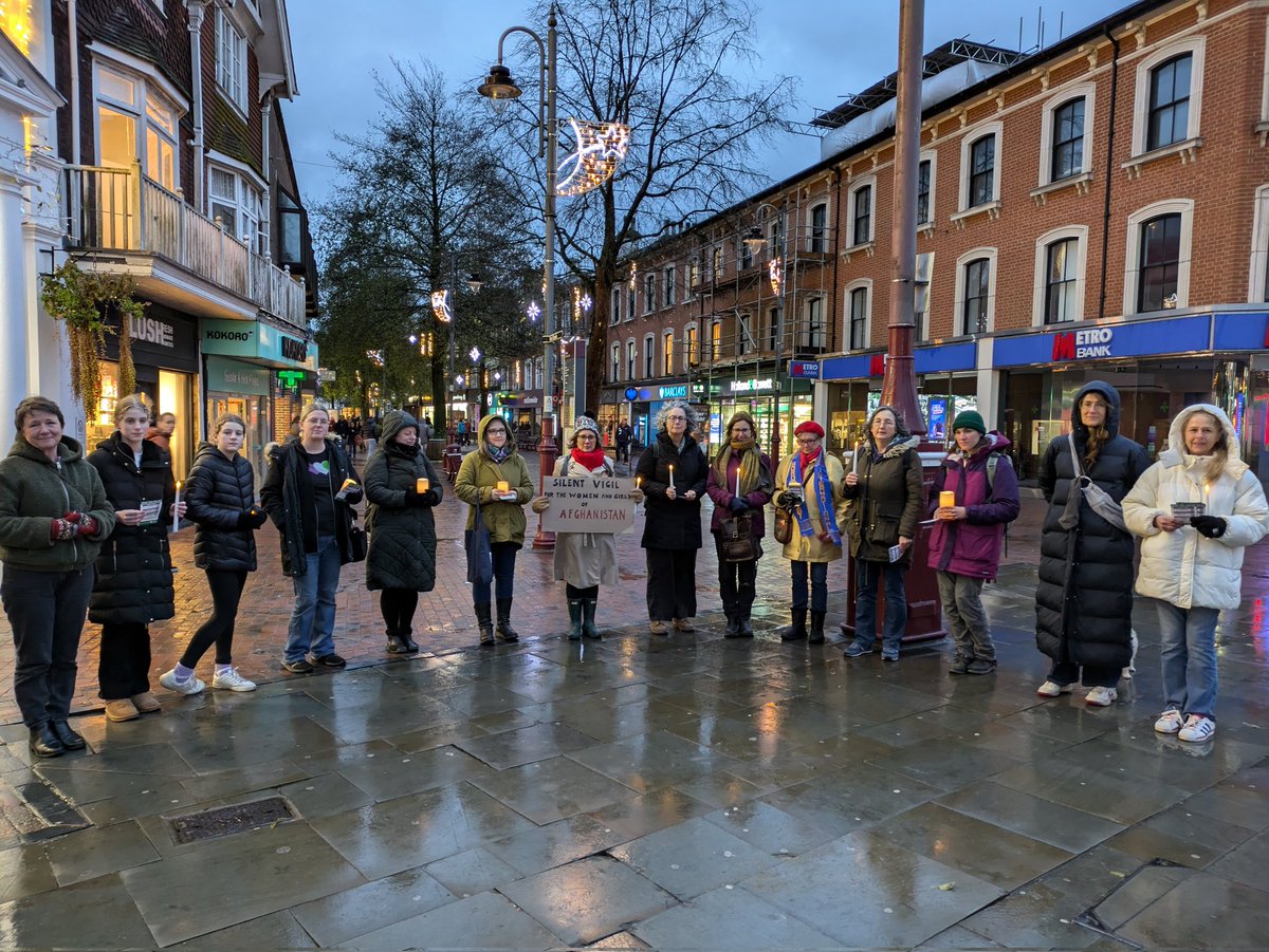 AnnieofKent's tweet photo. Standing in solidarity with the women of Afghanistan here in #TunbridgeWells @WRNAfghanistan @WRNKentMedway @WomensRightsNet https://t.co/dvnTso7iv8