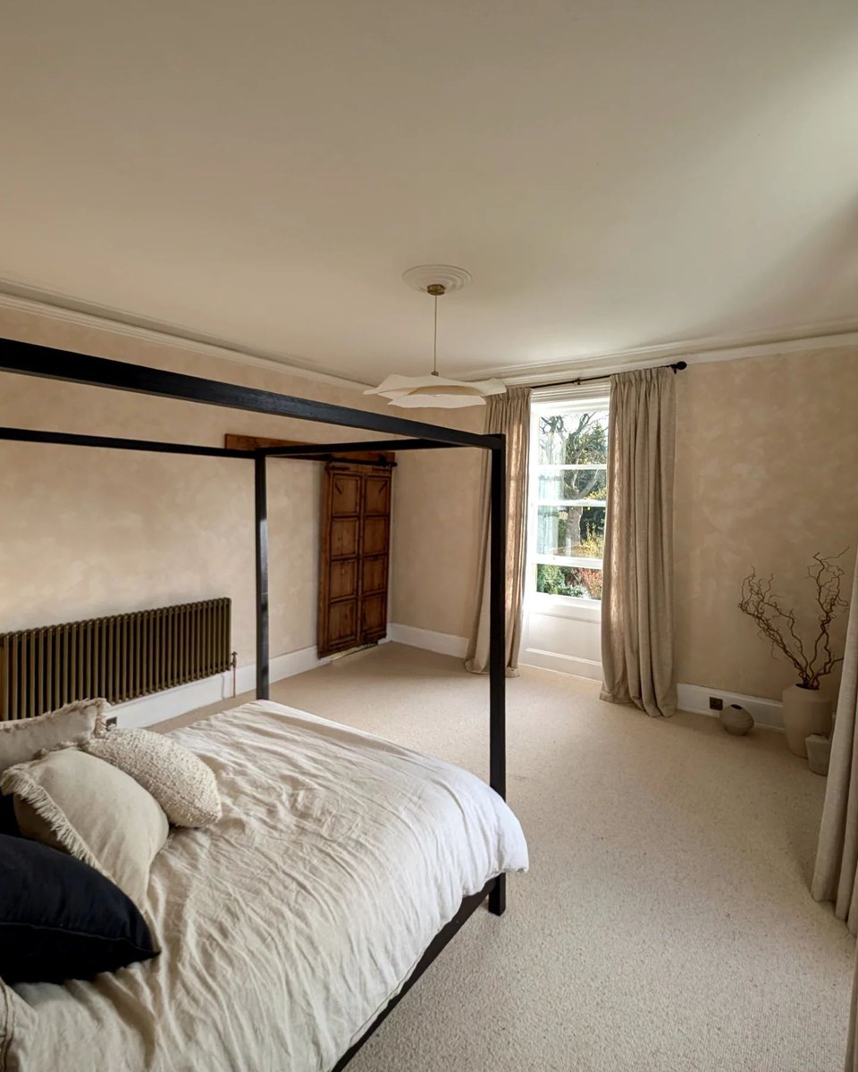 BestHeatingUK's tweet photo. *adds a bronze Windsor beauty to the Christmas list like @wrigley.house* 🎁⁠👉 https://t.co/bS2Lw8oKri https://t.co/fyeXAuWTWo
