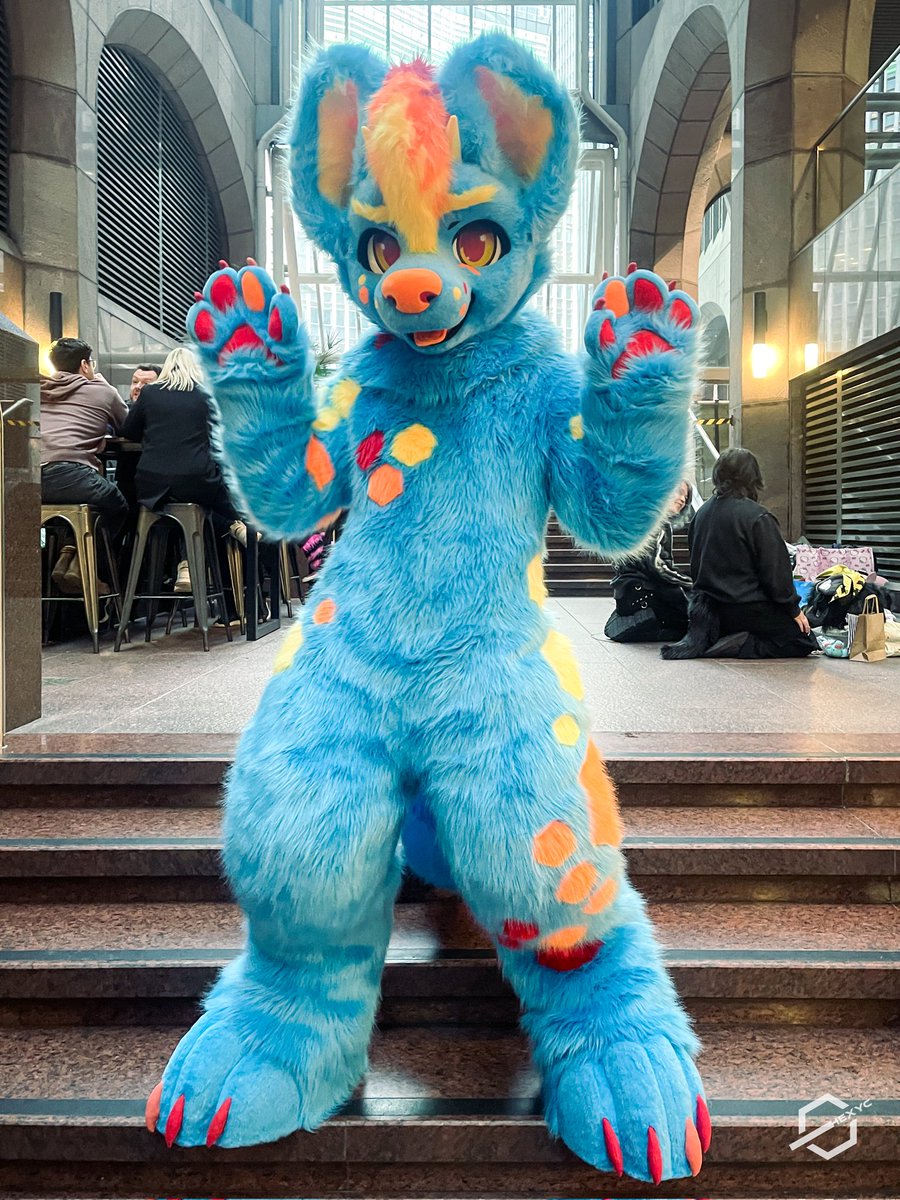 My new six sided suit!

Quick pics from today's debut the <a href="/GentleFurStudio/">GentleFurStudio</a> take on Hexyc 😁😁😁 can't wait for more!

📸: <a href="/furflint/">Flint</a>