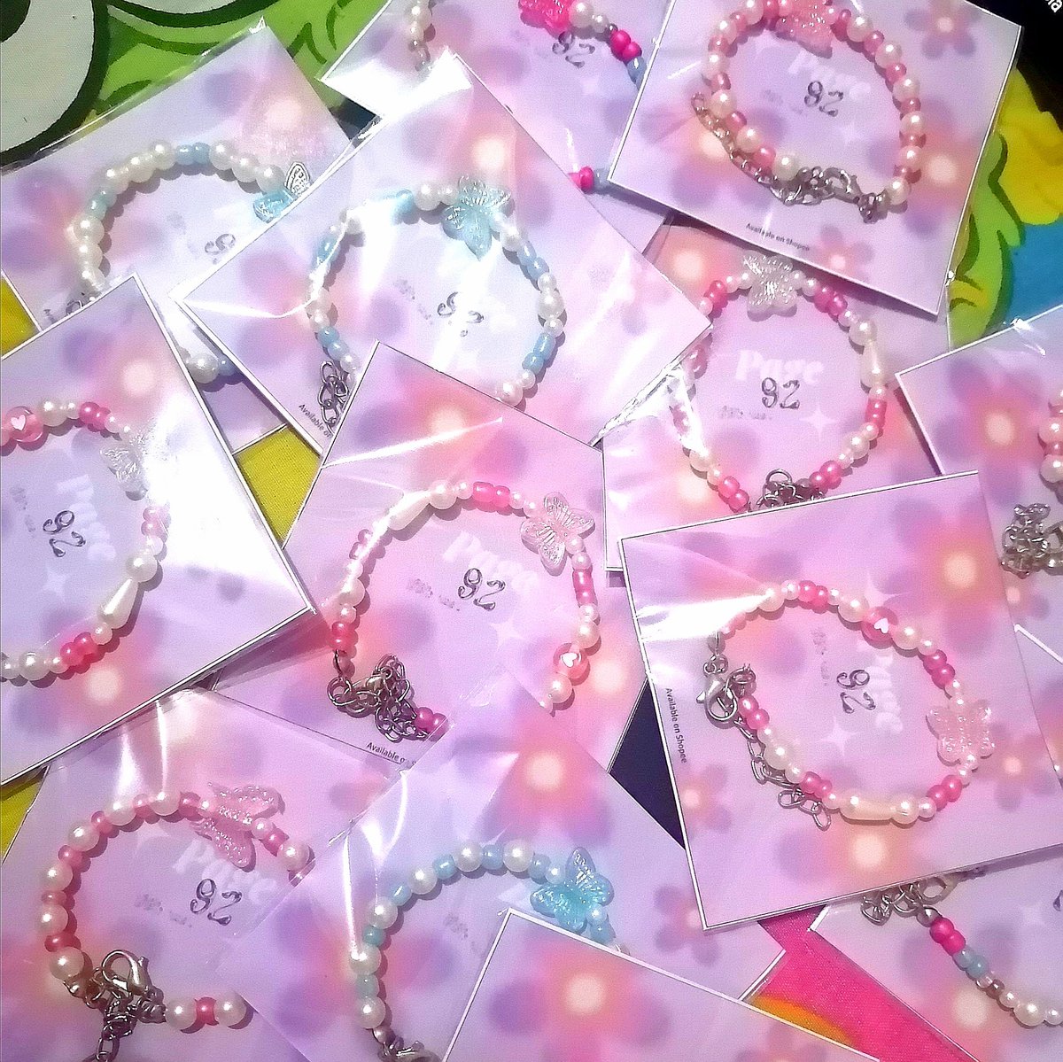 latteryyn's tweet photo. Limited viviz freebies on Motion IME Festival 🎀
° kisscut sticker 
° postcard 2ea
° beads bracelet 

📍Gambir Expo Kemayoran
💌 8 Des 2024 
tnc 
-follow @latteryyn 
-like n RT this post 
-say 'hi nana'
-location TBA yaa https://t.co/S7sjA8LjjG