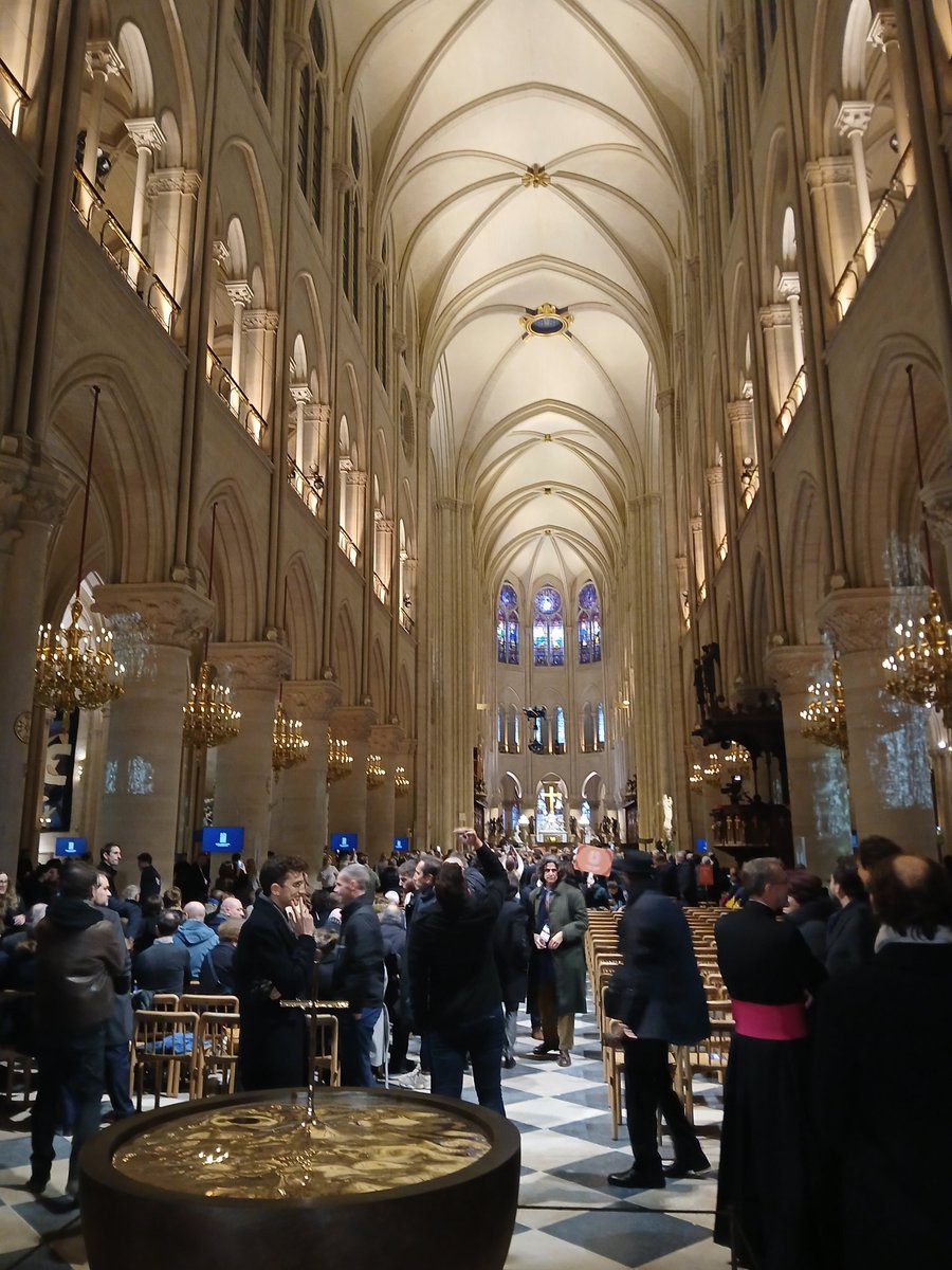 ABienvault's tweet photo. Cérémonie de réouverture imminente à #NotreDame de Paris. Emmanuel Macron prendra la parole à 19h20, avant l'office de réouverture et le réveil du grand orgue dirigé par l'Archevêque de Paris Mgr Laurent Ulrich. A suivre sur @Europe1 https://t.co/WHcuuO74pO