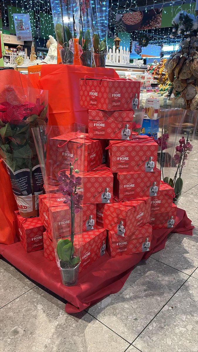 EdTroiano's tweet image. UNA DOLCE NOTIZIA
Federico #Stanghetta direttore marketing @Conad ADRIATICO ci informa cle i panettoni del grande chef stellato Igles #Corelli  lo trovate solo da Conad!!
Panettone premiato da @ilGamberoRosso
@pino_zuliani @sassi_mario @Conad_Erregi @stanghetta