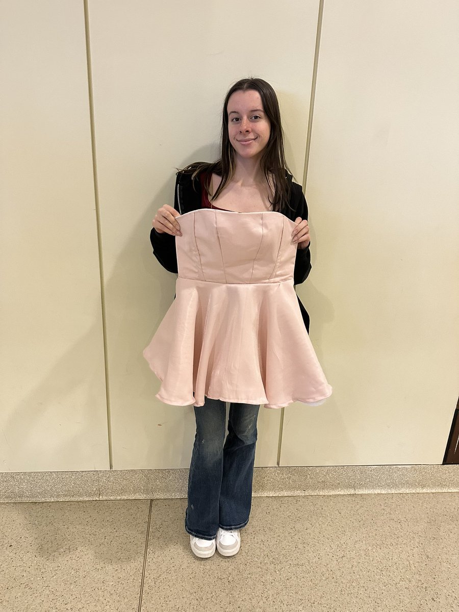 SCHSFoodie's tweet photo. We attended our first Lindenwood fashion show! It was a great experience! 

Reagan the designer, and Rose the model! https://t.co/j3mvpMiVfC