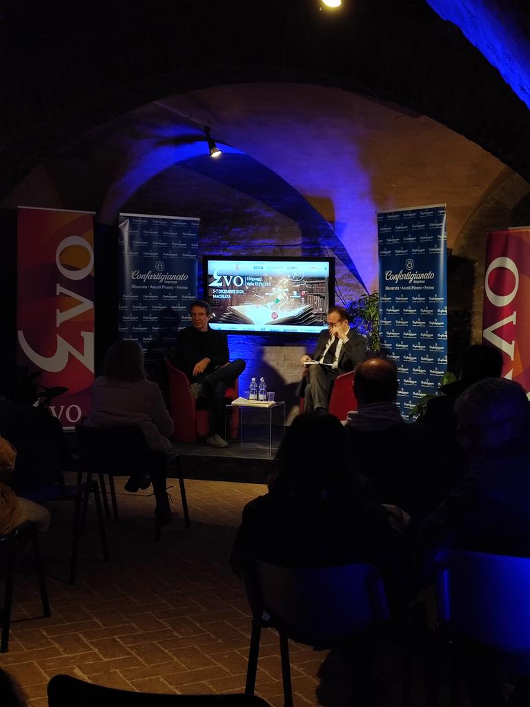 Tutto pronto per l'incontro "I linguaggio del contemporaneo" presso gli #AntichiForni di #Macerata 

Presentazione del libro Generare Libertà: accrescere la vita senza distruggere il mondo; Mauro Magatti e Chiara Giaccardi. 

Evento curato da Confartigianato e Macerata racconta