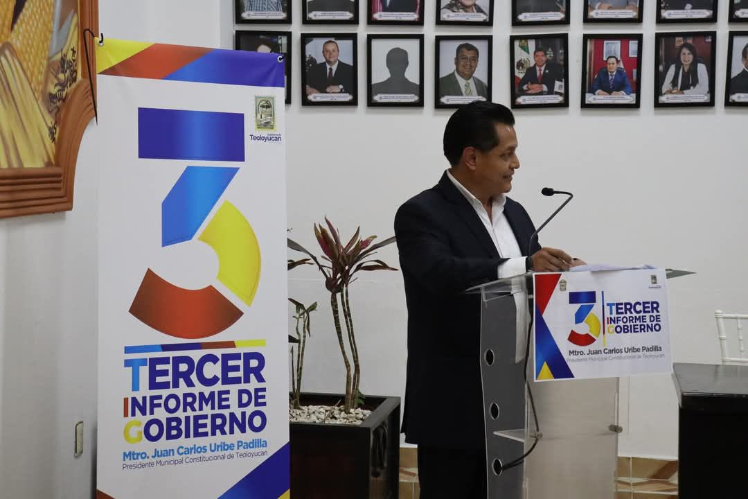 anuarazar's tweet photo. Estimado Mtro. @jcuribe1, a lo largo de este trienio demostraste con trabajo y resultados que los Gobiernos del @pan_edomex son los mejores. Felicidades por tu Tercer Informe y los logros que conseguiste para que hoy las familias de #Teoloyucan vivan mejor.
#JuntosLoLogramos https://t.co/m4GTOXjGP2