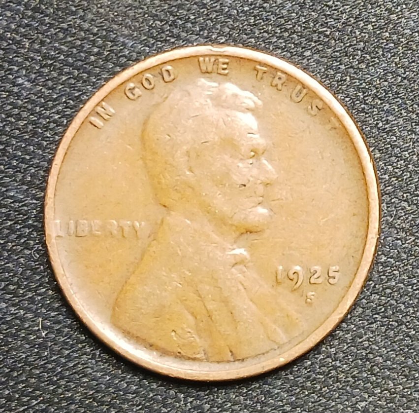 chadwicksirnio's tweet photo. BOOM! Another great find! 1925 S! #saturdaynightcoinshow #keepcheckingthatchange #coinhunting #coin https://t.co/MrwphY8ZAF