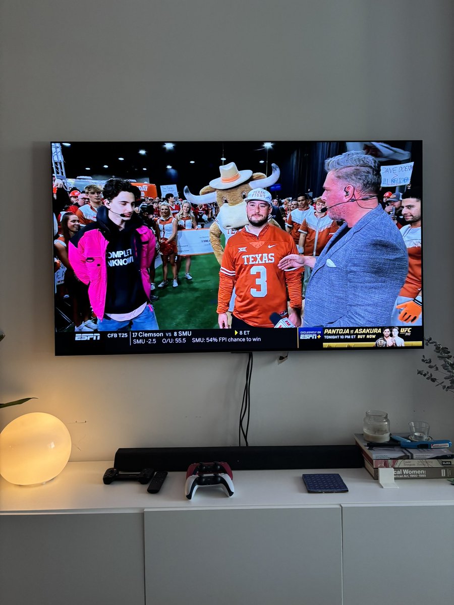 mannyfidel's tweet photo. timothee chalamet on College GameDay is truly incredible. if you made the average georgia fan watch CALL ME BY YOUR NAME they would invent new slurs https://t.co/xigvLAk4pX