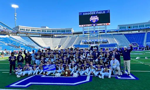 lexsayrefb's tweet image. That State Champ kind of feeling! @lexsayrefb @sayrespartans #corevalues #BringHomeYourShield