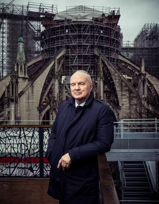 Le grand absent du soir. 
N’oublions pas Jean-Louis Georgelin, général de la reconstruction de #NotreDame.