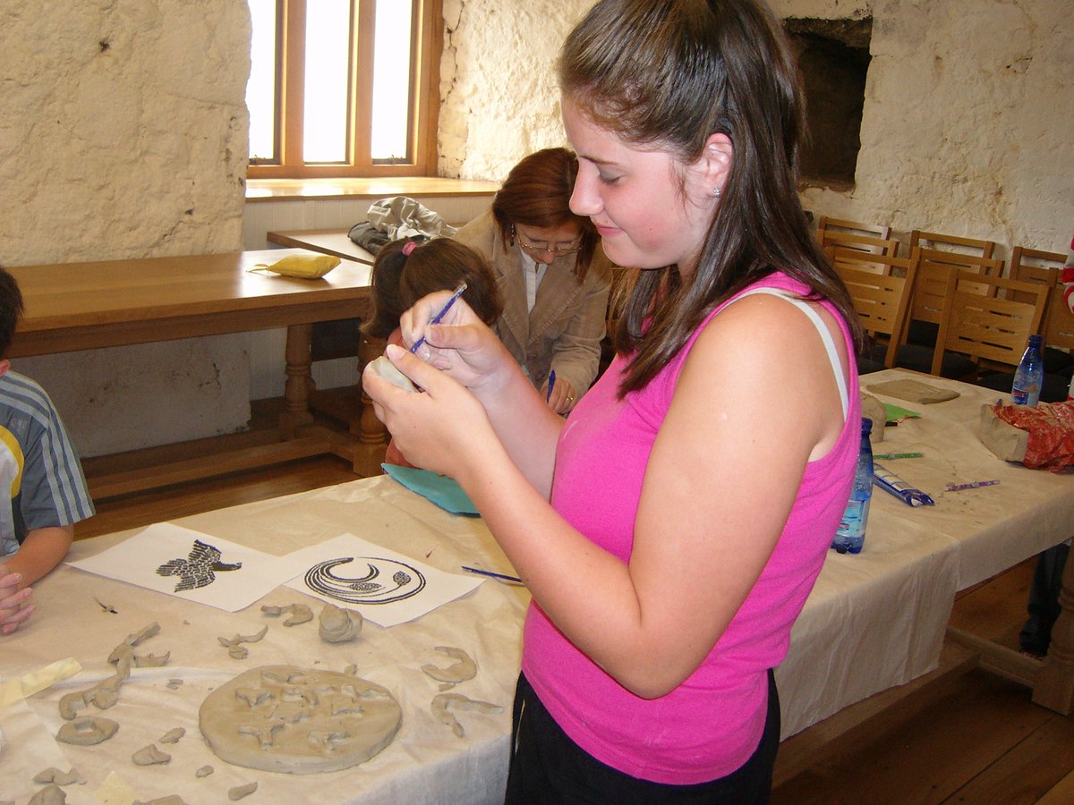 nmdmuseums's tweet photo. Throwback to when Leann attended Newry and Mourne Museum for Arts &amp; Crafts, now today taking her own daughter Feya for the beginning of her Museum journey!
#artsandcrafts #MyLocalMuseum #familytime https://t.co/z1rvs931Tk