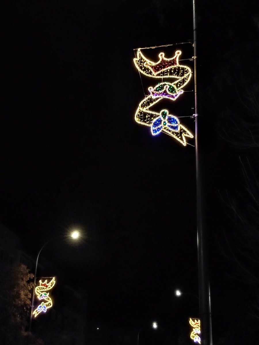 Mr_SanGar93's tweet photo. Motivos de farola de la Navidad de Móstoles 2024-2025, instalados por ATE Iluminación. #iluminación #alumbrado #navidad #Mostoles #lucesdenavidad #luces #alumbradonavideño #Christmas #citylights #lucesnavidad #mostolescity #chritmaslights #feliznavidad https://t.co/Vuh6tX08jv