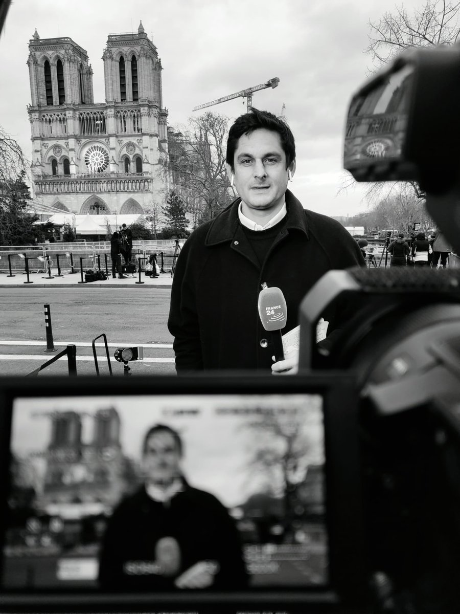 Un samedi au travail pas comme les autres. 
La tristesse en découvrant les flammes ravageant #NotreDame en 2019 laisse place enfin à la joie de voir la cathédrale bientôt réouverte. 
Édition spéciale et duplex toute la soirée sur #F24 <a href="/France24_fr/">FRANCE 24 Français</a>