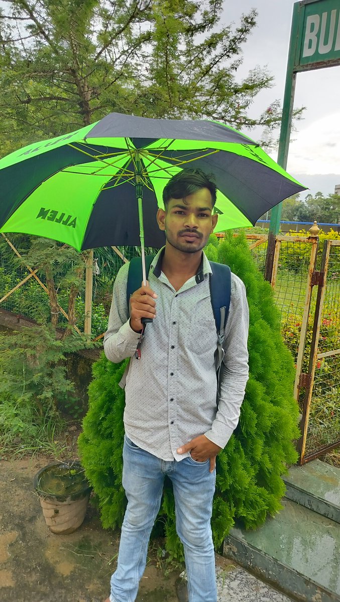 mo14682329's tweet photo. 3 सालों में तो ये समझ आ गया कि पैसा ही सब कुछ है अगर पैसा ना होता तो आज हम भी ना होते। आज अगर हम जिंदा है तो पैसा के वजह से ही है । https://t.co/UEkXjqtDx0