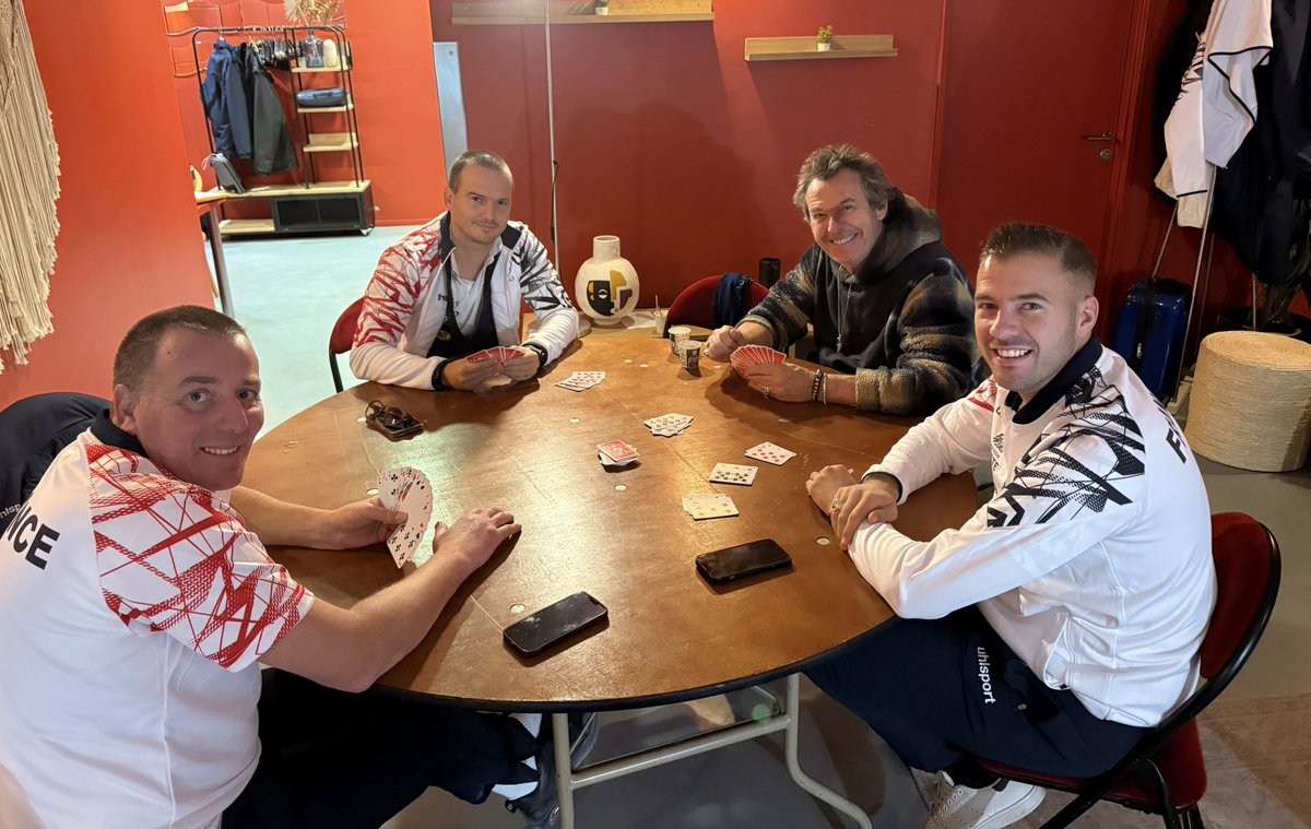 JL_Reichmann's tweet photo. Entre 2 tours…
Petite partie de Rami entre amis avec l’équipe de France de Pétanque 👍🇫🇷
Championnat du Monde ce week-end à Dijon 🔥 @obut @ffpjp_officiel #ffpjp #obut #dijon @lequipe #l’equipe @dylanrocherofficiel #suchaud #lacroix #l’equipe @dylanrocher #dylanrocher #suchaud https://t.co/FciRcIJBTK