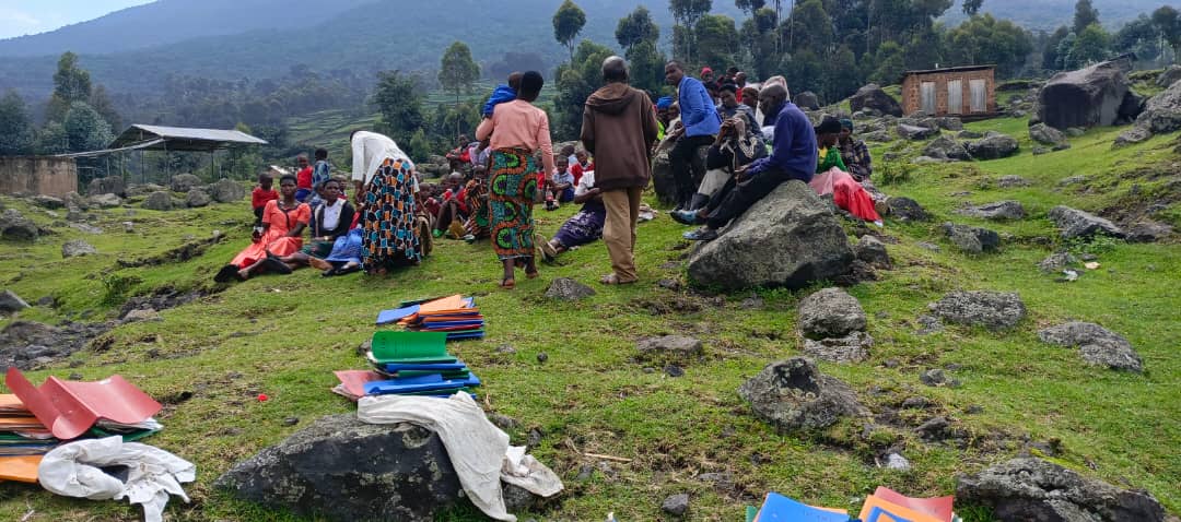 Kisoro Concern For Marginalized People Organisatn (@kisorofor) on Twitter photo Chairperson Rukeri Batwa Community giving vote of thanks during giving out of report cards at Virunga Massif Community School whose goal is to empower the Batwa through education. <a href="/gurtlushchoir/">GURT LUSH CHOIR</a> Chairperson Rukeri Batwa Community giving vote of thanks during giving out of report cards at Virunga Massif Community School whose goal is to empower the Batwa through education. <a href="/gurtlushchoir/">GURT LUSH CHOIR</a>