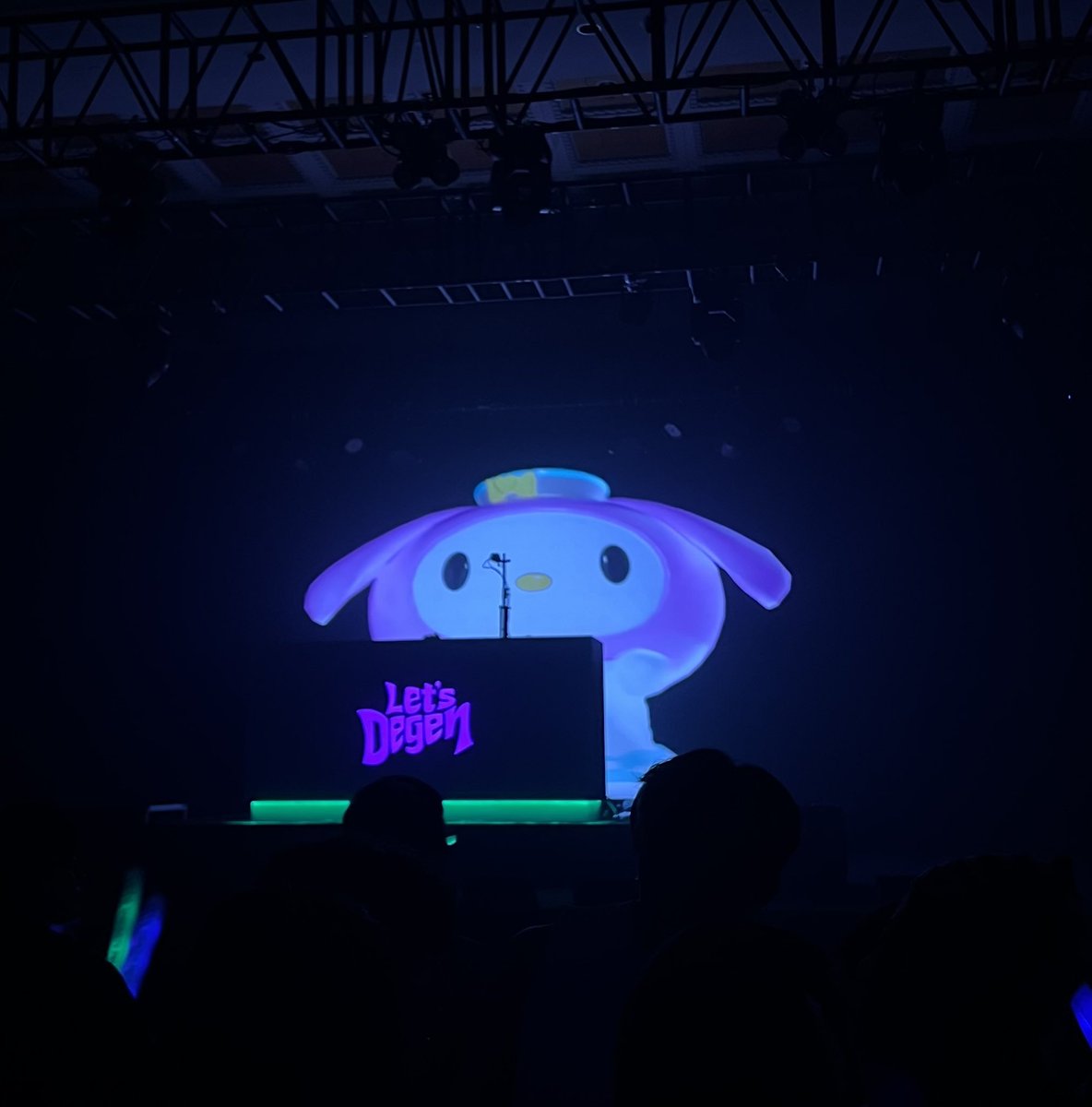 XCircle1314's tweet photo. Thank you for inviting @XCircle1314 to be part of it 🔥⚡️

Congratulations to the big success in Let’s Degen. See many people there and have a great night. Happy to see AmberNa again after @mytokenasia 🥂🎧🎶

Let’s go Degen🔥🔥🔥🔥
The world is gonna be degen 
Party Animals in Bull Market 📈
See you guys soon 🔜 🌕
@lets_degen
