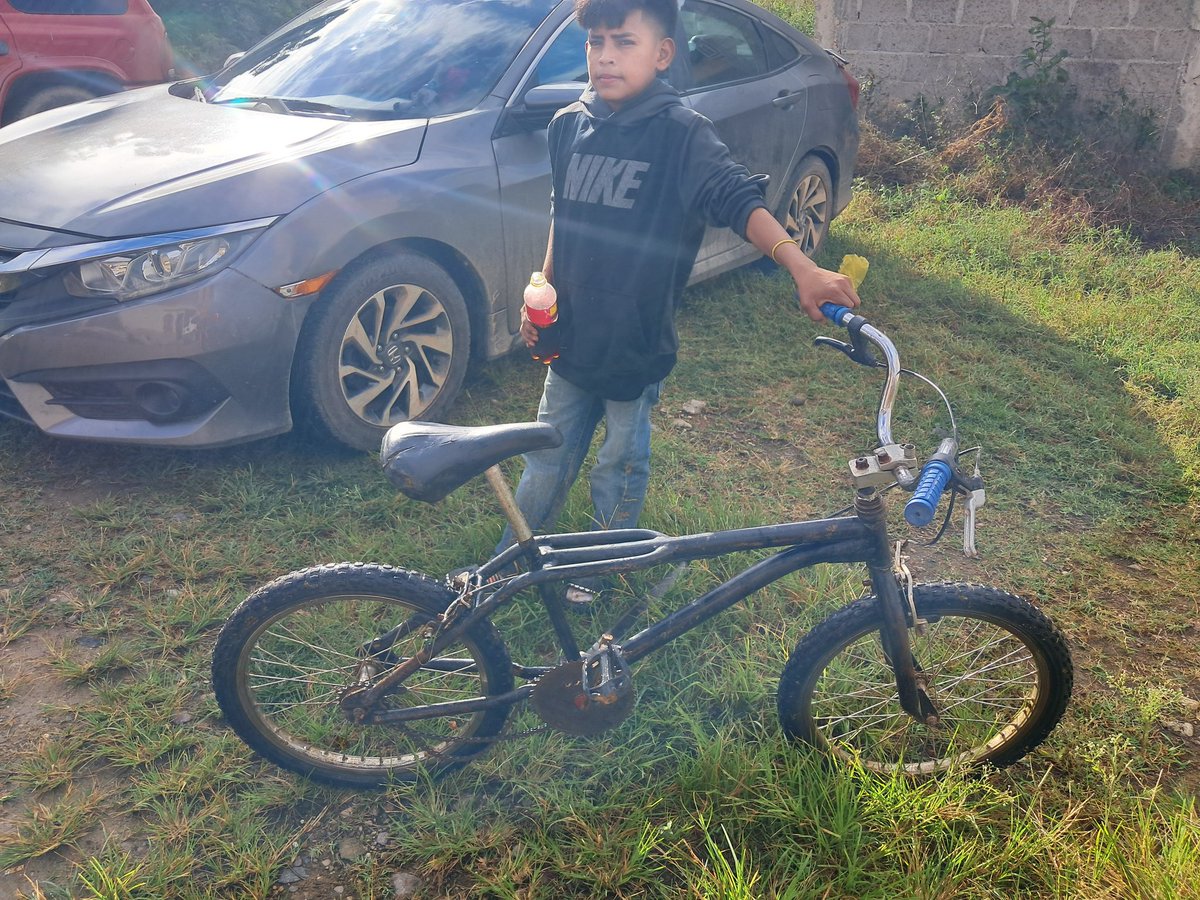 x0yabun's tweet photo. Alejandro (not real name) is a kid that cuts grass for a living, we want to gib smth to him as he is a real grinder! If you feel gracious help us 

support angeljandro here:

ATc8yBew6xehNDPpBrSiyRrLCcKmExCxad9mz6kudXyF

Things he needs: fix his bike, sweaters, shoes, lawnmower https://t.co/qE6awegz1r