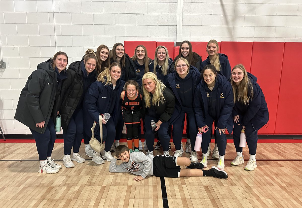 Supporting our ball girl, sweeper, and number 1 fan today at her game today!

💙💛