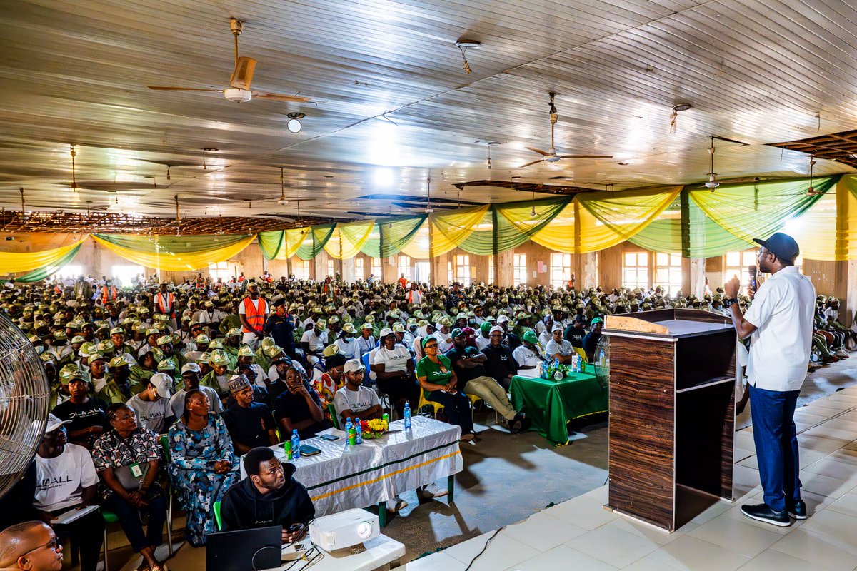 NITDANigeria's tweet photo. Today at the NYSC Orientation Camp in Kubwa, Abuja, the Director General of NITDA, @KashifuInuwa, addressed the Champions of  Digital Literacy for All (DL4ALL) initiative. 

These passionate and vibrant Corp members to be deployed across the country will provide essential training and sensitisation on digital skills within the communities they serve.

This initiative is a cornerstone of NITDA's mission to achieve 70% digital literacy for all Nigerians by 2027, in line with President @officialABAT's Renewed Hope Agenda of equipping youth with critical digital skills, and paving the way for an inclusive and prosperous digital economy.