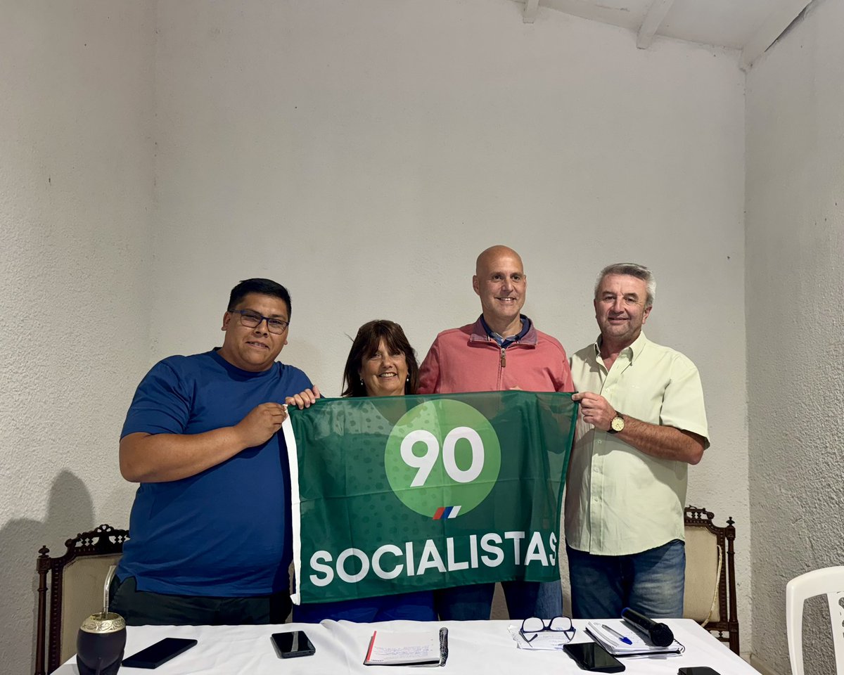 FLegnaniSilva's tweet photo. ¡Muchas gracias queridos compañeros y compañeras socialistas por su apoyo rumbo a mayo! Siempre es muy emocionante volver a Casa del Pueblo y reencontrarme con quienes compartí muchos años de militancia

@Socialistas90 ha tenido un rol muy importante en la transformación de Canelones y vamos por más todos juntos en este camino!