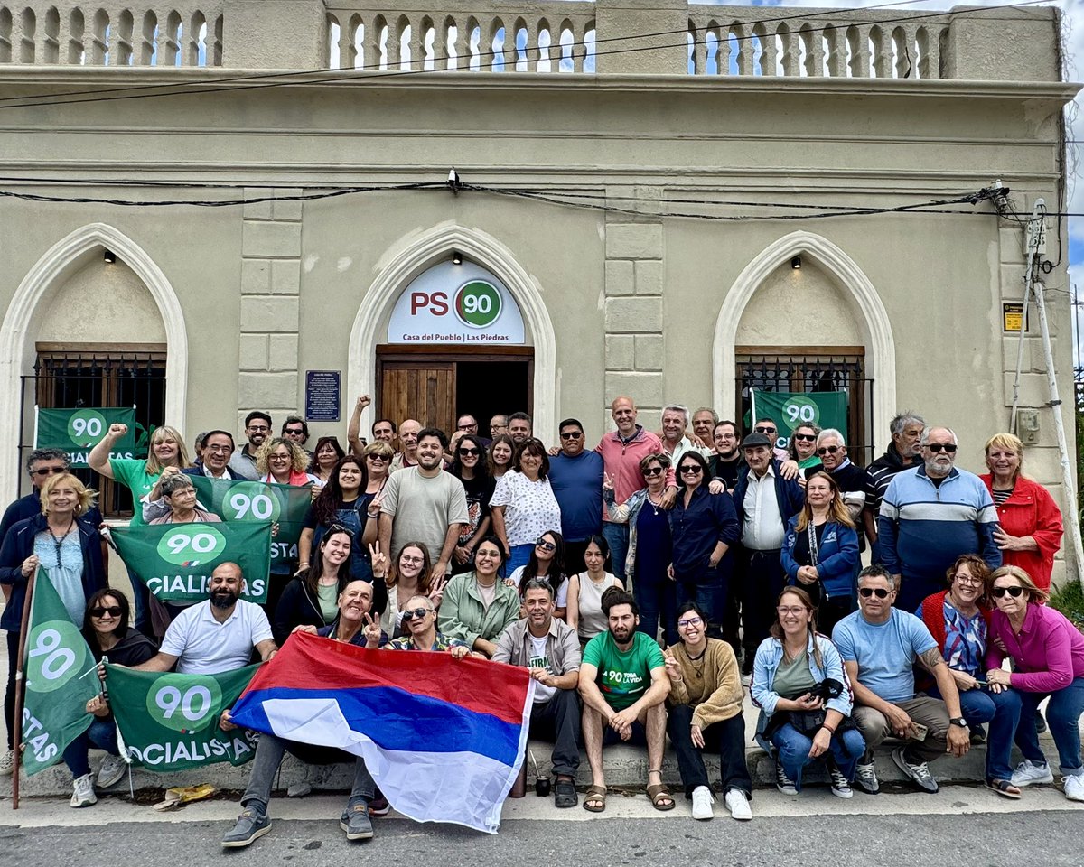 FLegnaniSilva's tweet photo. ¡Muchas gracias queridos compañeros y compañeras socialistas por su apoyo rumbo a mayo! Siempre es muy emocionante volver a Casa del Pueblo y reencontrarme con quienes compartí muchos años de militancia

@Socialistas90 ha tenido un rol muy importante en la transformación de Canelones y vamos por más todos juntos en este camino!