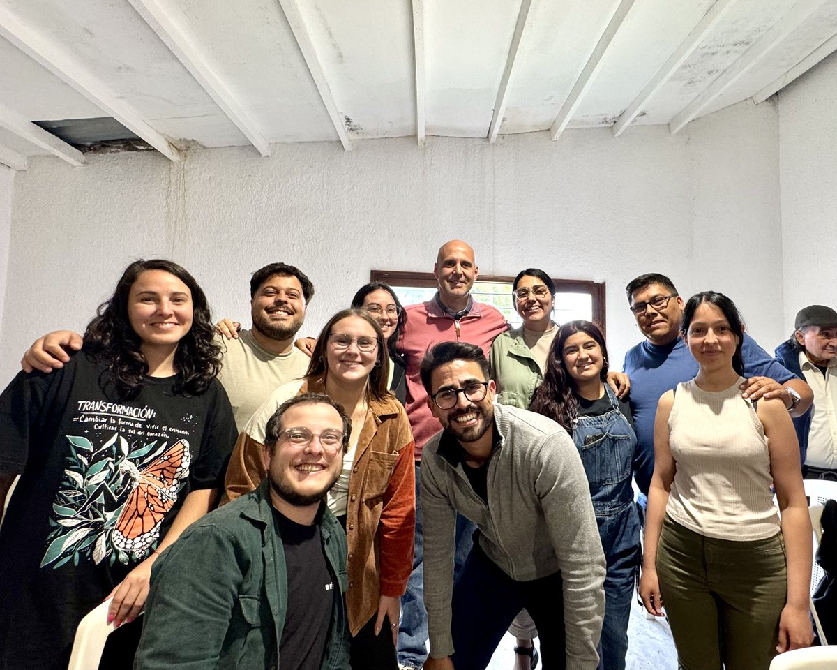 FLegnaniSilva's tweet photo. ¡Muchas gracias queridos compañeros y compañeras socialistas por su apoyo rumbo a mayo! Siempre es muy emocionante volver a Casa del Pueblo y reencontrarme con quienes compartí muchos años de militancia

@Socialistas90 ha tenido un rol muy importante en la transformación de Canelones y vamos por más todos juntos en este camino!