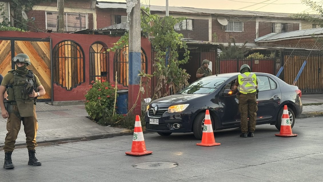 Cooperativa's tweet image. Inusual: Anoche no hubo homicidios ni heridos de bala en Santiago #CooperativaContigo tinyurl.com/2c2mn5nl