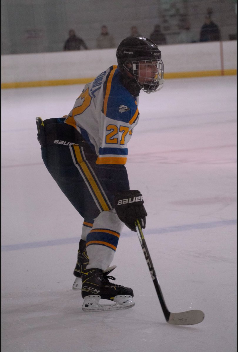 turnbull_brody's tweet photo. Made my STP Hockey debut last night. Always good to learn a new sport and test your abilities! #multisportathelete https://t.co/llKFtfXr1b