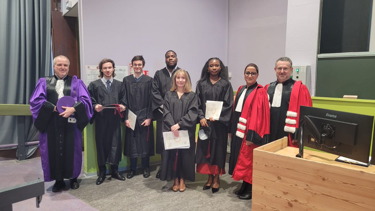 Aujourd'hui, 900 étudiants étaient présents sur nos campus Rémois pour célébrer leurs diplômes. 🎉
Bravo à tous, bravo pour votre réussite. Merci aux enseignants,  personnels de scolarité et familles sans lesquels tout cela ne serait pas possible 👏👏