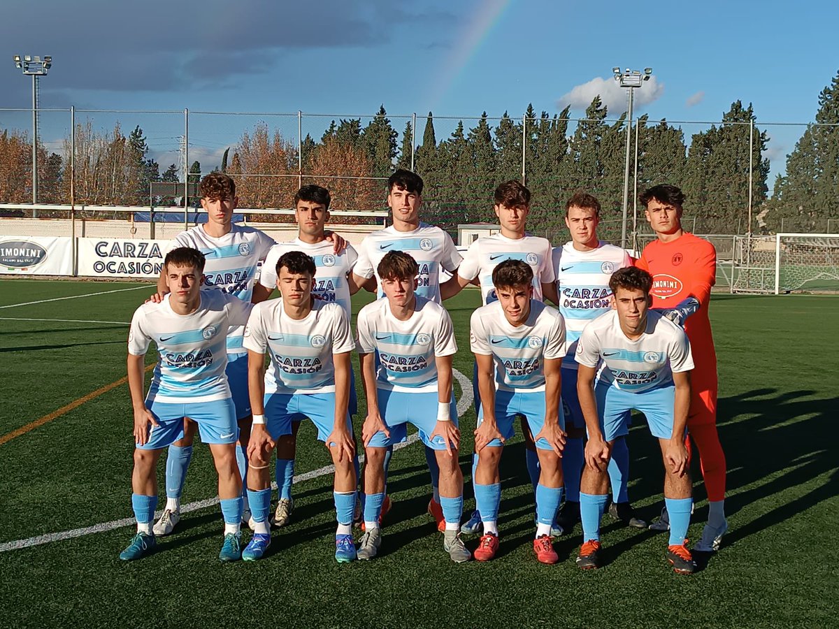 Orgulloso del partido y esfuerzo realizado contra el <a href="/FCBmasia/">FC Barcelona - Masia</a>.
No se les puede pedir más en el partido de hoy. 
Quizás demasiado castigo perder, pero seguro que nos va a fortalecer como equipo. Seguimos en la lucha 🩵🤍 <a href="/rcdzaragoza/">Racing Club Zaragoza</a>