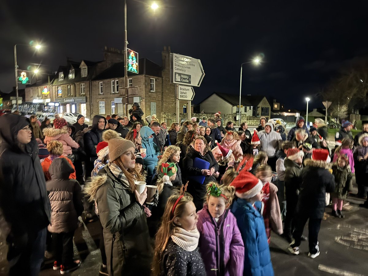 Winchburgh PS (@winchburghps) on Twitter photo Thanks to everyone in the #WinchburghCommunity who helped to make the community lights event such fun <a href="/winchburghcc/">Winchburgh Community</a> @holy_primary 🎄🎅🏼 Thanks to everyone in the #WinchburghCommunity who helped to make the community lights event such fun <a href="/winchburghcc/">Winchburgh Community</a> @holy_primary 🎄🎅🏼