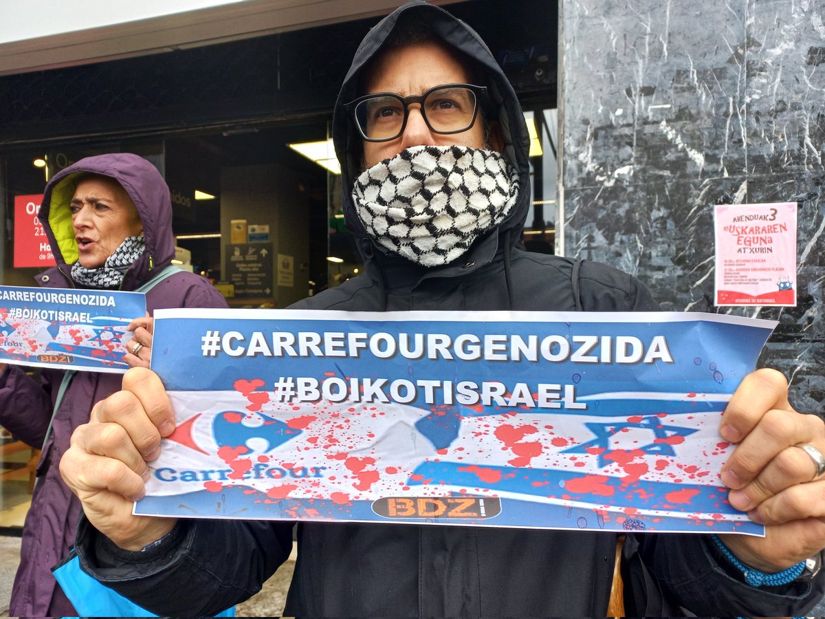 oeebizkaia's tweet photo. Con el movimiento @BDSBizkaia pedimos a personas partidarias de los derechos de #Palestina que se boicotee a @CarrefourES hasta que termine la complicidad de Israel en las graves violaciones de los derechos humanos contra el pueblo palestino.
#CarrefourGenocida #BoikotIsrael https://t.co/VfOmKeBS3Z