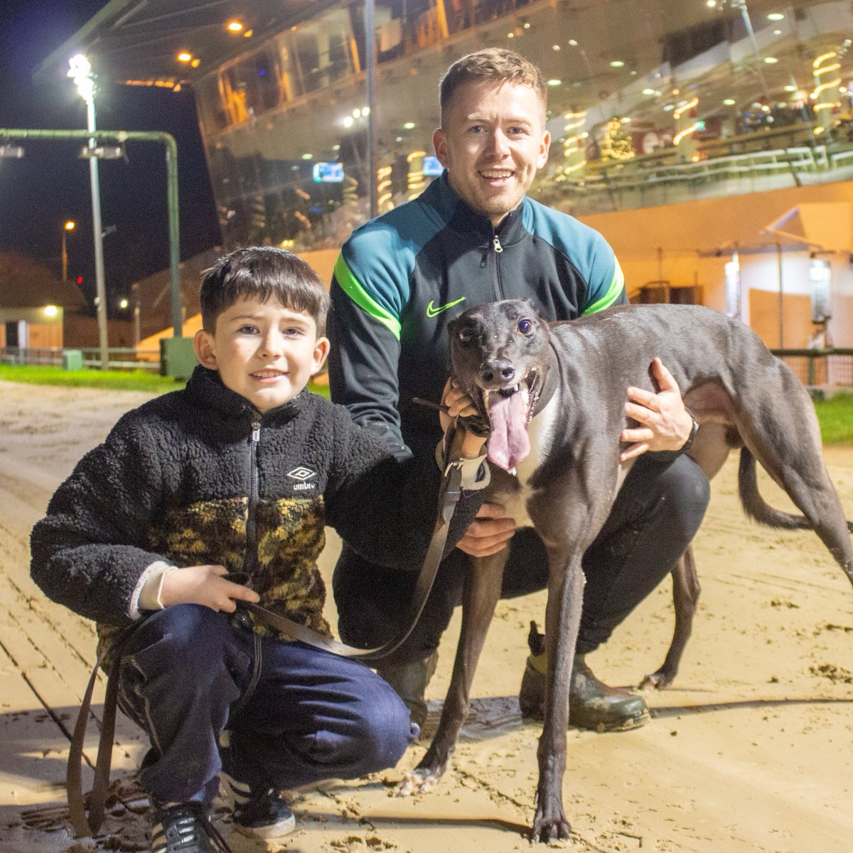 "EPIC ACE, trained by Patrick Guilfoyle for John Kennedy, can make it the perfect 6 wins from 6 career outings in the €2k to the winner Flaherty's Hardware Final..."
<a href="/Drakesport/">Barry Drake</a> previews the action here in Tralee tonight on #Talkigndogs at grireland.ie/talking-dogs/g…

<a href="/BarkingBuzz/">Barking Buzz (GRI)</a>