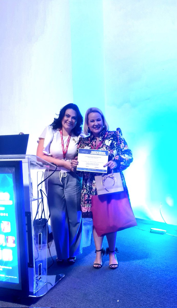 svperiodoncia's tweet photo. Entrega de reconocimientos a nuestros conferencistas.
Reunión Científica de la Sociedad Venezolana de Periodontología https://t.co/NIPlxIrJEV