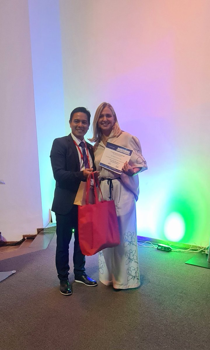 svperiodoncia's tweet photo. Entrega de reconocimientos a nuestros conferencistas.
Reunión Científica de la Sociedad Venezolana de Periodontología https://t.co/NIPlxIrJEV