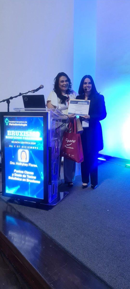 svperiodoncia's tweet photo. Entrega de reconocimientos a nuestros conferencista, gracias por aceptar nuestra invitación. https://t.co/YQNUVM378Y