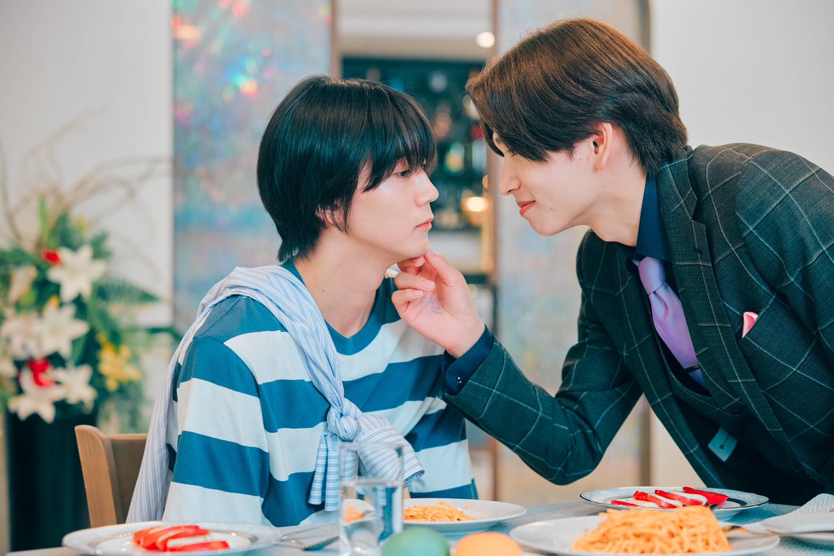 watwing_info's tweet photo. Love in The Air -恋の予感-
第6話ありがとうございました❤️‍🔥✈️

監督のみゆきさんと作戦会議中〜

FODで公開中です！
是非観てねっ

#LoveintheAirKoi
#河合風磨 #空野快
#鈴木曉 #長妻怜央 https://t.co/2xNmgw0fuM