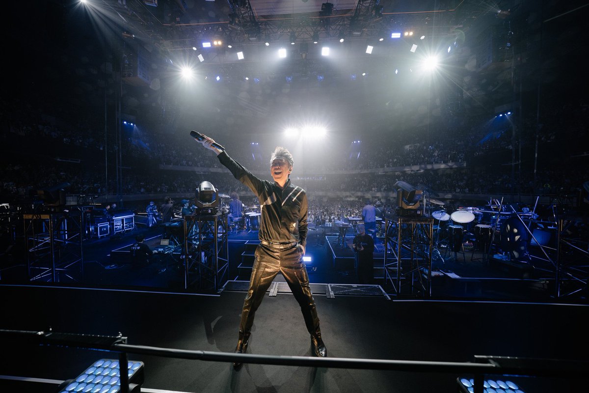 Official_Hotei's tweet photo. 最高の武道館。ありがとう！歴史を更新しました。

Photo by 山本倫子

#布袋寅泰 #武道館 https://t.co/tp1fbeGPam