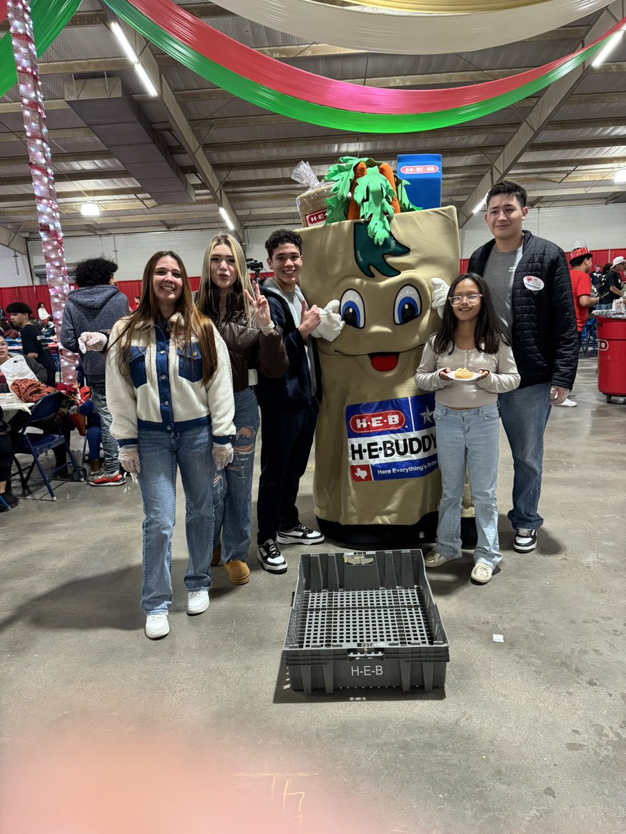 Martha Burrola (@marthaburrola) on Twitter photo Odessa High Global Leadership Academy fulfilling community service at H-E-B Feast of Sharing and of course bonding. <a href="/BigRedBronchos/">Odessa High School</a> <a href="/BronchoNews/">OHS Broncho News</a> <a href="/hlimonMEd/">Hector Limon Jr.</a> <a href="/burrola_martha/">Martha Burrola</a> <a href="/ECISD_Bil_ESL/">ECISD Bilingual & ESL Department 🌎</a> <a href="/arredondo_annie/">Annie Arredondo</a> Odessa High Global Leadership Academy fulfilling community service at H-E-B Feast of Sharing and of course bonding. <a href="/BigRedBronchos/">Odessa High School</a> <a href="/BronchoNews/">OHS Broncho News</a> <a href="/hlimonMEd/">Hector Limon Jr.</a> <a href="/burrola_martha/">Martha Burrola</a> <a href="/ECISD_Bil_ESL/">ECISD Bilingual & ESL Department 🌎</a> <a href="/arredondo_annie/">Annie Arredondo</a>