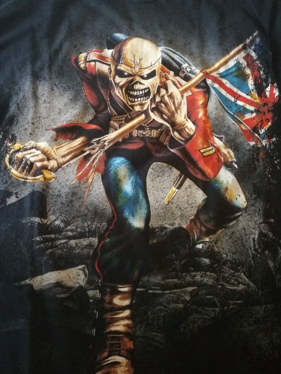 PedroCalvo35's tweet photo. @IronMaiden Toda la vida tocando esa caja, esa batería. Toda una vida escuchándote. Thank you for all, @NMcbrain28871. All the BEST! #UptheIrons https://t.co/1L2dhE7WqV