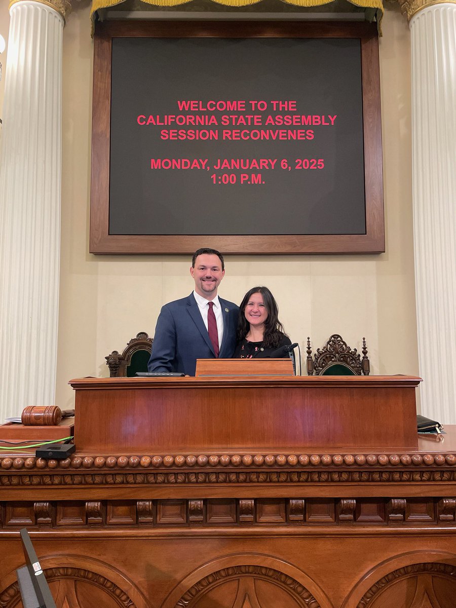 AsmNickSchultz's tweet photo. On Monday, I was sworn in as your next Assemblymember for the 44th district. I’m humbled and grateful to have this opportunity to serve you.
I take the responsibility of serving #AD44 seriously. I fully commit to doing the hard work necessary to address our most pressing issues. https://t.co/MY7yd6ETjX