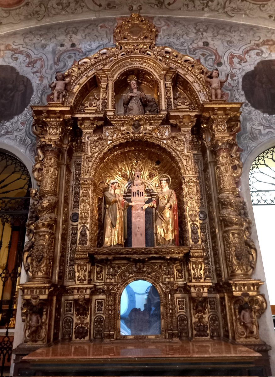 La iglesia que resultó de la reconstrucción es menos #barroca, pero su altar mayor y capillas son dignas del #OrgulloBarroco. Como esta primera de las patronas de #Sevilla, Santa Justa y Santa Rufina.
Para saber más: bit.ly/SantasJustayRu…, vía <a href="/Artepolis_es/">Zoraida</a>.