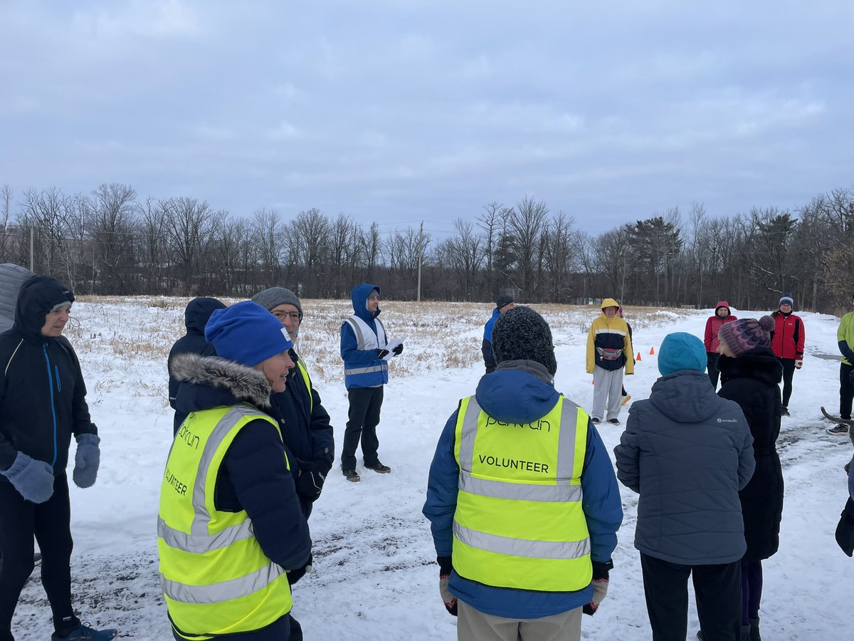 orleansparkrun's tweet photo. 217th event / 217e évènement - DECEMBER 07

We had 32 participants, who ran, jog or walk in this first snow!

Thanks again to our volunteers, who made this event possible. 🏃🏻‍♂️🏃🏼‍♀️🚶‍♀️🦮 https://t.co/QSgNoBWtfx