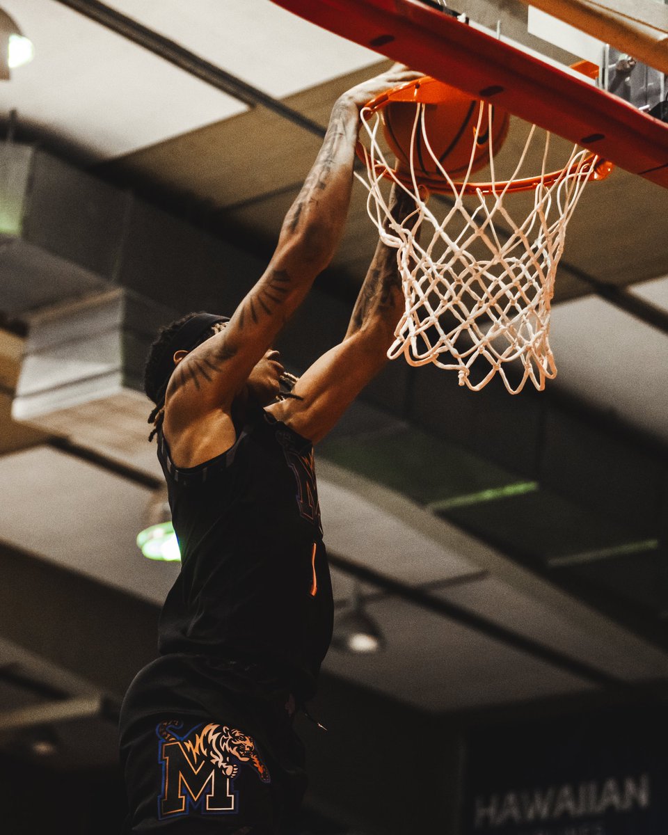 Memphis_MBB's tweet photo. Happy Birthday to our guy, ROOK 🎉🎊 https://t.co/aC2YL5bAcJ