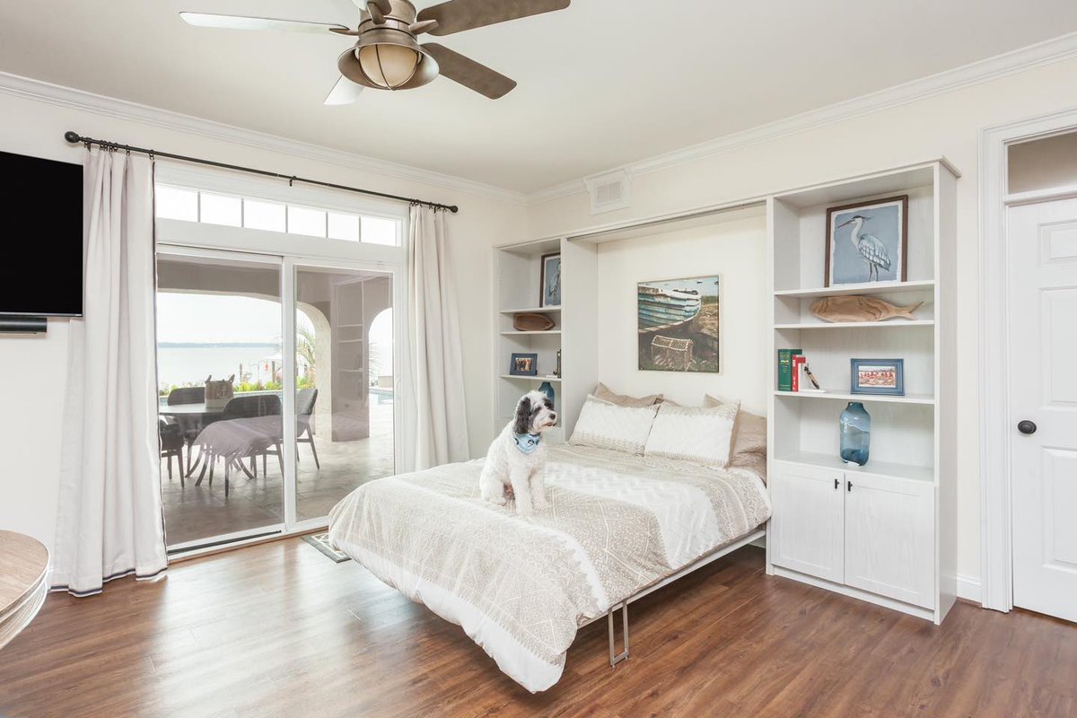 ClosetsByDesign's tweet image. It's beginning to look a lot like holiday hosting time🎄🎁 are you prepared for house guests? Our wall beds transform any room into a comfortable sleeping space for your guests. 

#ClosetsByDesign #HomeOrganizers #CustomBuilt #CustomStorage #GetOrganized #GuestRoom #MurphyBeds