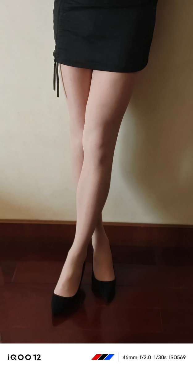QQ2973258643's tweet photo. 昨天下午在家无聊拍的🥰 https://t.co/8d2JtQT769